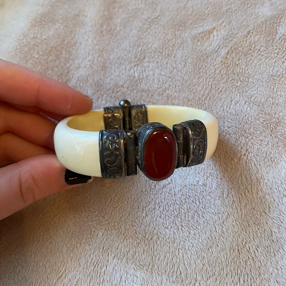 { vintage bracelet }